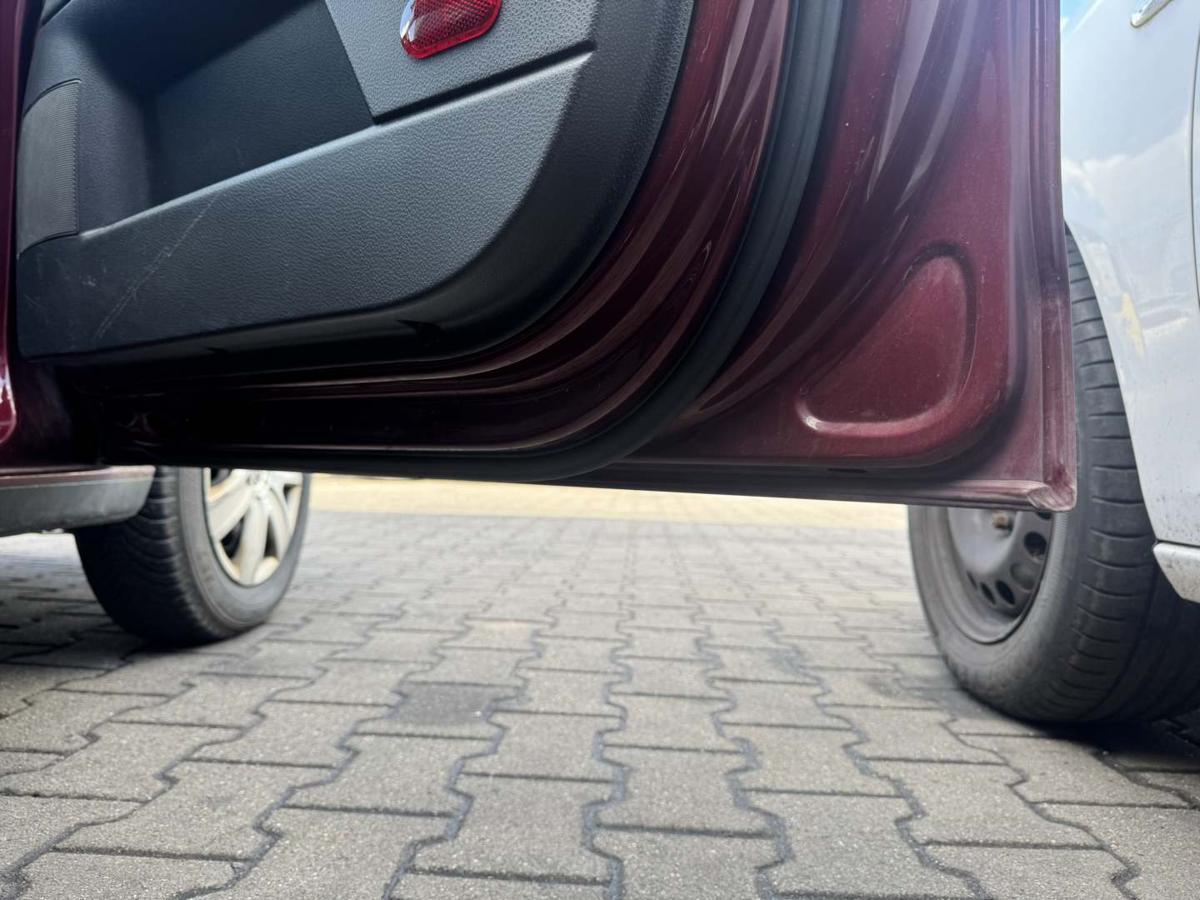 VW Polo 9N3 original T&uuml;r vorn rechts LC3R Winterred 5-T&uuml;rer Rohbau Bj.2005